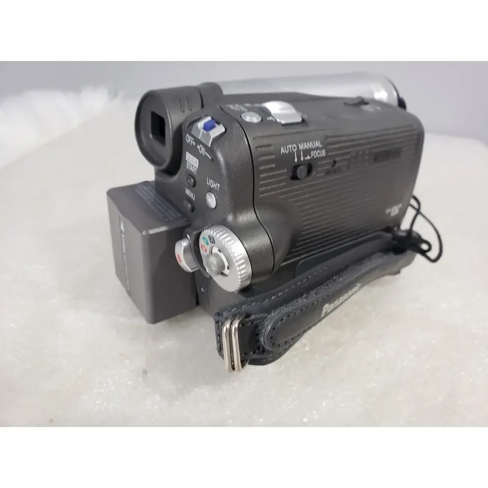 NOT WORKING Panasonic Mini DV Palmcorder PV-GS35 Camcorder MultiCam 30x Optical‎